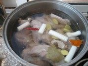美味的炖腔骨做法图解4)