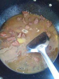 美味的红烧牛肉面做法图解4)