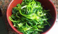 酥脆蒜香菠菜做法图解8)