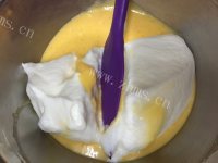 自制香橙蛋糕卷做法图解7)