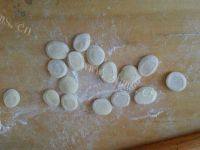 好吃的韭菜鸡蛋虾仁饺子做法图解7)