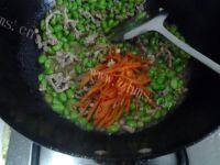 香气逼人的毛豆炒肉丝做法图解7)