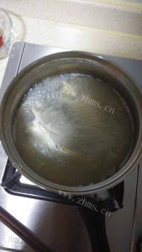 家庭版豆腐鲫鱼汤做法图解3)