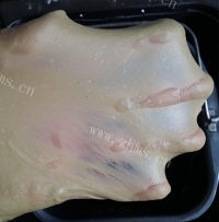 风味独特的苋菜汁炼乳腰果吐司做法图解5)