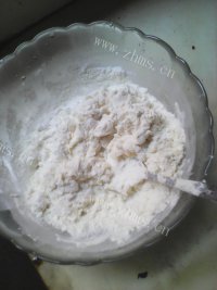 美味的淡奶排包做法图解2)