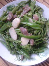 食欲满满的清炒空心菜梗