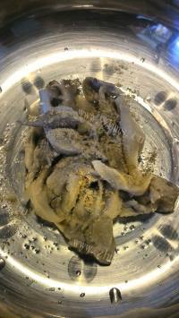好吃的酥炸鲜蘑做法图解4)
