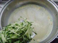 家常鸡茸玉米羹做法图解8)