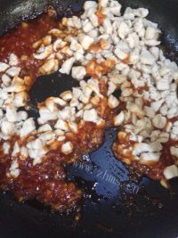 美味的原香烧烤鸡肉披萨做法图解7)