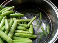 口感丰富的煮豌豆做法图解3)