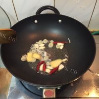 五味俱全的辣炒花蛤做法图解4)