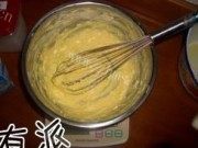 自制双层轻乳酪蛋糕做法图解3)