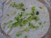 自己做的黑芝麻葱油饼做法图解2)
