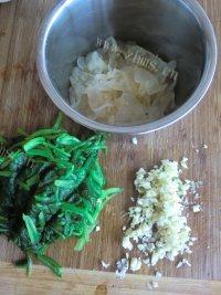菠菜拌海蜇做法图解4)