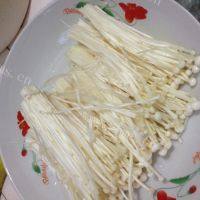 自己做的香煎培根金针菇卷做法图解2)
