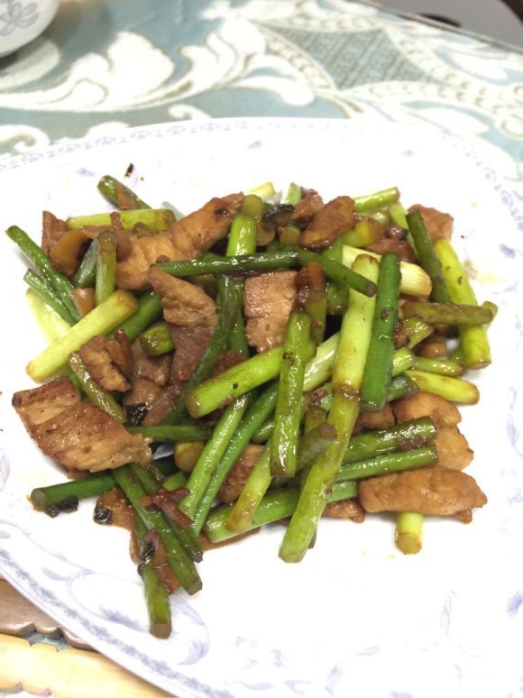妈妈最爱的蒜苔炒肉