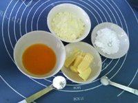 家常奶酥卷做法图解6)