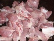 DIY草菇排骨汤做法图解1)