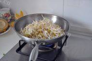 「健康美食」清炒绿豆芽做法图解4)