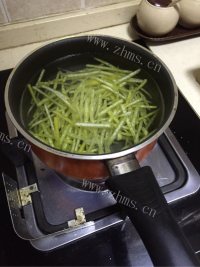 诱人的蜂蜜柚子茶做法图解3)