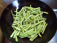 好吃的豆豉煸豆角做法图解3)
