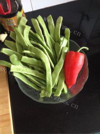 家常菜清炒芸豆丝做法图解1)