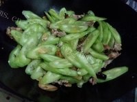 质嫩爽口的黄瓜炒肉做法图解6)