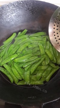 懒人版清炒荷兰豆做法图解2)