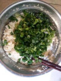 自制豆渣葱花饼做法图解5)