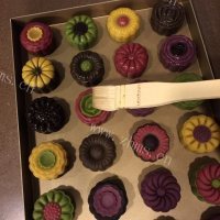 香甜的彩色桃山皮月饼做法图解5)
