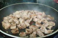 营养美味的萝卜炖牛肉做法图解5)