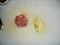 家常菜肉末烧茄子做法图解3)