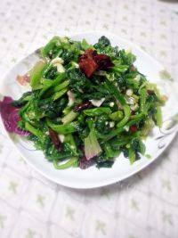 色泽不错的炝菠菜