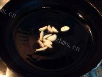 美味的孜然羊排做法图解8)