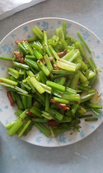 珍馐美味的芹菜炒肉