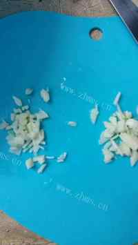 好吃的番茄豆腐煲做法图解1)