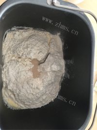 自制椰蓉面包卷做法图解2)