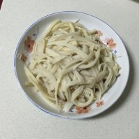 美味凉拌手撕麻辣杏鲍菇做法图解4)