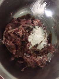 色香味俱全的青椒肉丝做法图解1)