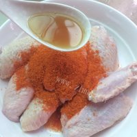 美味的奥尔良烤翅做法图解2)