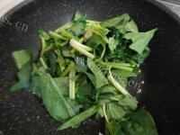 鲜香的素炒菠菜做法图解4)