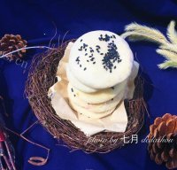 诱人的紫薯奶酪饼