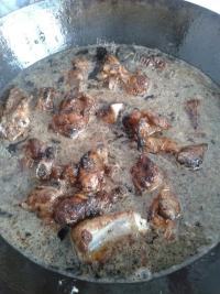 色泽鲜亮的排骨炖豆角做法图解4)