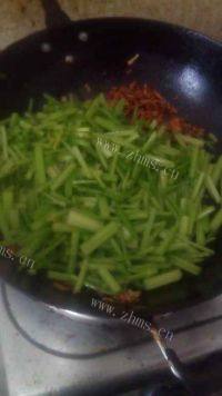 营养丰富的芹菜肉丝做法图解4)