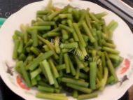 从此恋上蒜薹炒肉做法图解1)