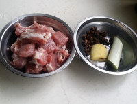 色泽鲜亮的豆豉蒸排骨做法图解1)