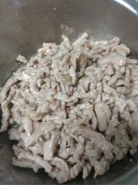 香喷喷的鱼香肉丝做法图解6)