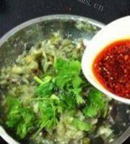 好吃的青椒拌茄子做法图解7)