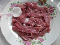 美味的黄瓜肉片汤做法图解2)