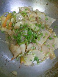 家常菜青椒炒土豆片